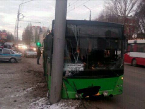Число пострадавших в аварии с автобусом увеличилось до четырех