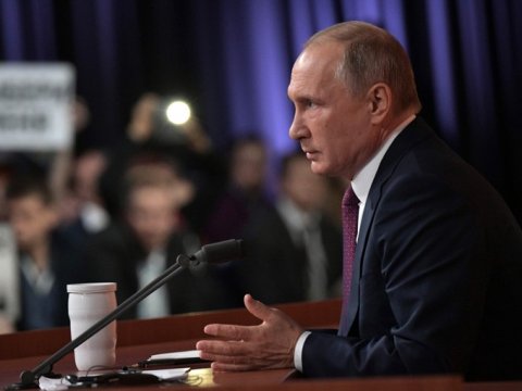 Путин подписал закон о списании налоговых долгов