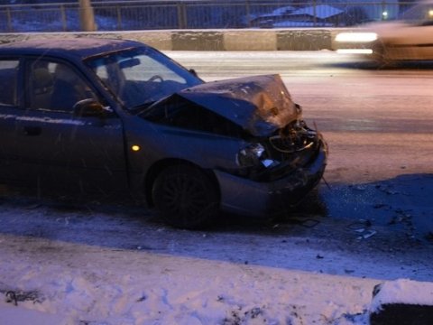 В Федоровском районе водитель погиб после столкновения с деревом