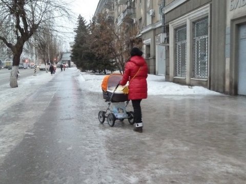 Саратовская жилинспекция открыла горячую линию по вопросам наледи