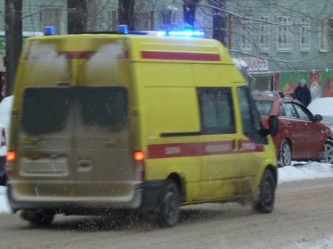 Три человека пострадали в лобовом столкновении под Базарным Карабулаком