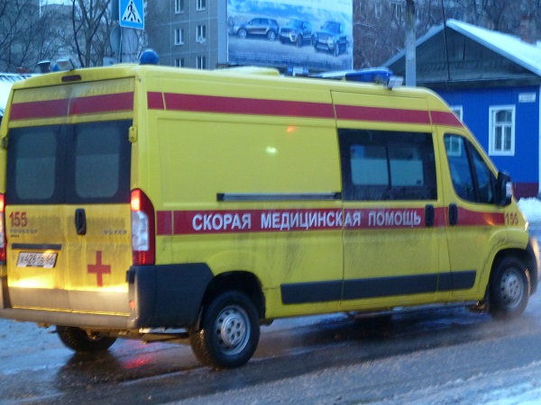 Попавший под поезд в районе 3-й Дачной мужчина выжил