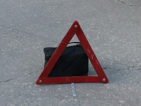 После столкновения «Богдана» и «Приоры» в центре Саратова госпитализировали мужчину