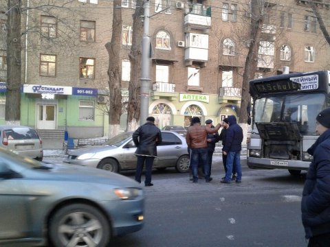 У «Оранжевого» в Саратове попал в ДТП автобус №2Д 