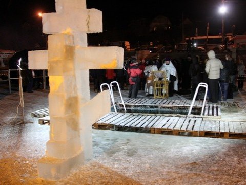 В ночных крещенских купаниях приняли участие 13 тысяч жителей области