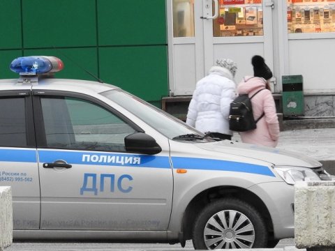 Жительнице Пугачева дали полгода условно за укушенного автоинспектора