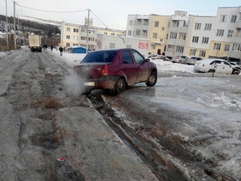 В Юбилейном ликвидируют «ледяное поле» после прорыва водопровода