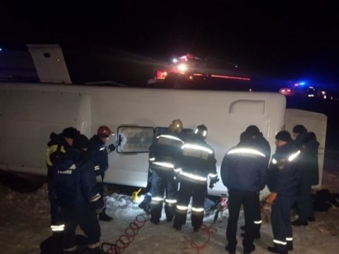 В разбившемся автобусе Саратов-Ростов пострадали 13 человек