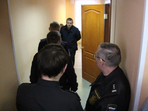 Дмитрий Лобанов доставлен в суд под конвоем