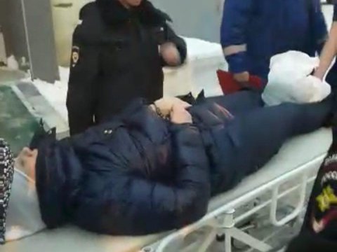 Экс-чиновницу администрации увезли из больницы в наручниках