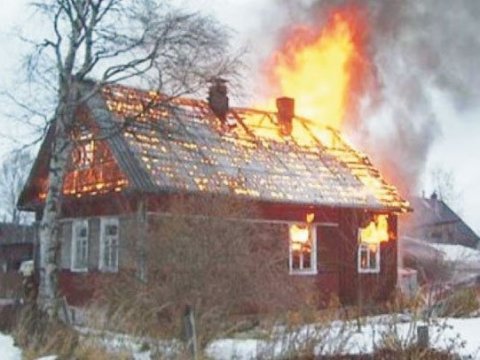 При пожаре в Натальине пострадали двое детей