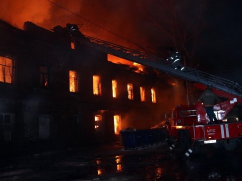 Саратовские полицейские возбудили дело о поджоге дома на Аткарской