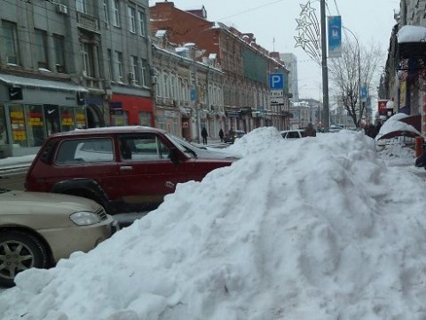 Саратовцы жалуются мэру на пробки из-за снега