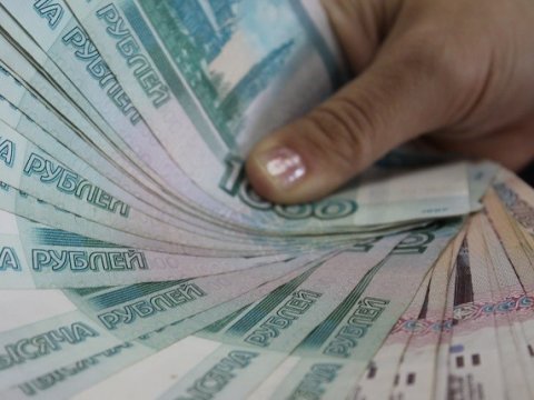Озинскую экс-чиновницу осудили условно за самопремирование и отпуск