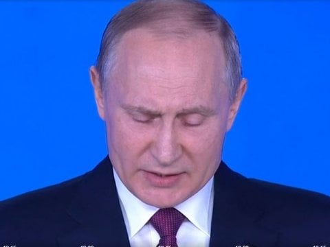 Путин: В российскую медицину нужно вкладывать не менее 4% ВВП