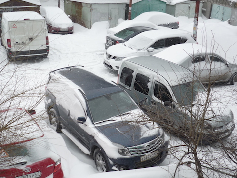 Мэрия Саратова просит водителей не мешать уборке снега