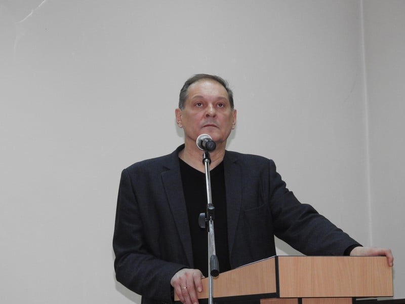 Жительница барака рассказала Стрелюхину о просьбе чиновников никуда не жаловаться