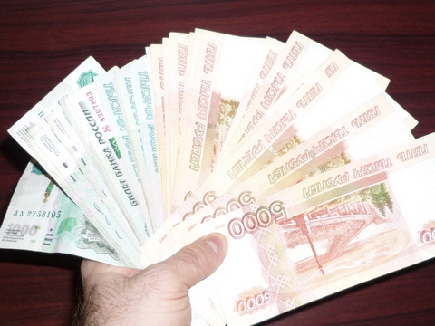 Сумма взяток в России за год почти утроилась