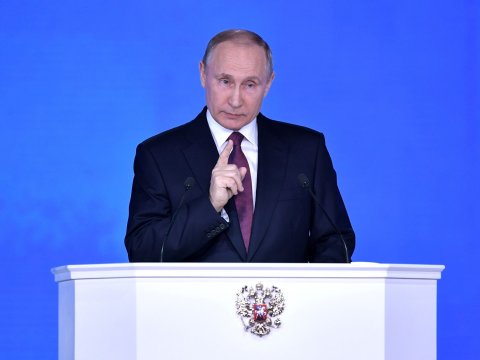 Путин приравнял МРОТ к прожиточному минимуму