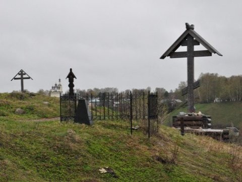 Осквернителя кладбищ задержали выпивающим на теплотрассе в Саратове