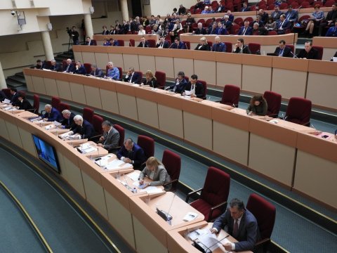 Саратовские депутаты внесли экстренные правки в бюджет и в закон о тишине
