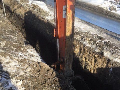 На улице Орджоникидзе срочно проложат новый водопровод