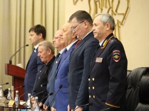 Власти Саратовской области почтили память погибших при пожаре в Кемерово