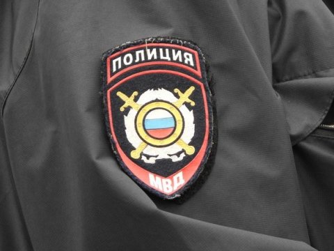 Саратовский экс-полицейский обвинен в сутенерстве и изнасиловании