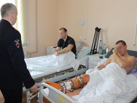 Пострадавшие при взрыве у Красного Яра силовики все еще находятся в больнице