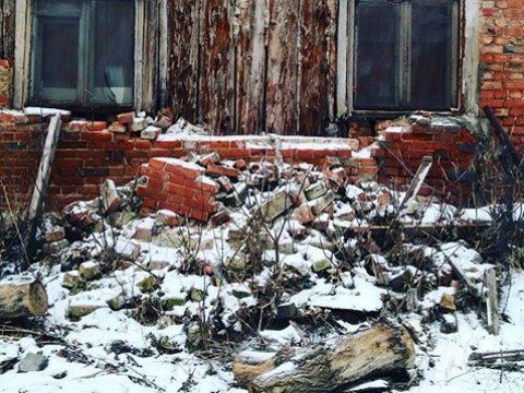 В Дергачевском районе подросток погиб под обвалившейся стеной