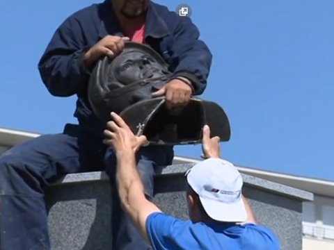 Перед Днем космонавтики в Белграде демонтировали памятник Гагарину