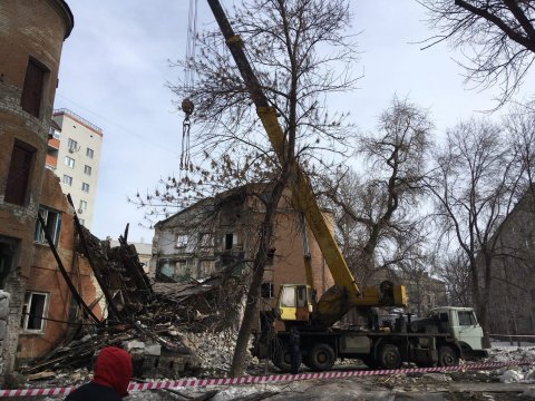 Саратовская область фигурирует в прогнозе МЧС о высоком риске обрушения зданий