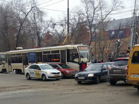 Утро в Саратове началось с остановки трамваев двух маршрутов