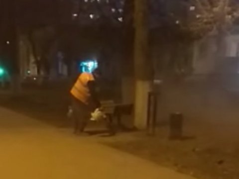 Саратовские коммунальщики применили новое «оружие» в борьбе с пылью 