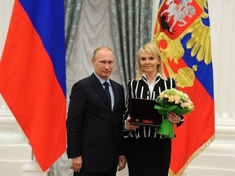 Путин поздравил певицу Валерию с юбилеем