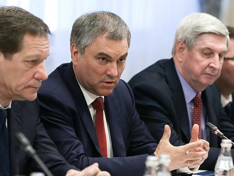 Володин наносит удар по бизнесу. К чему приведет запрет на исполнение американских санкции в России?