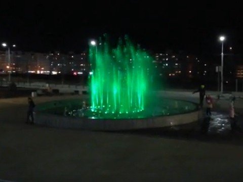На бульваре Героев Отечества опробовали новый фонтан