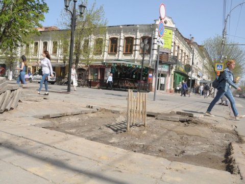 На проспекте Кирова в Саратове начали замену плитки