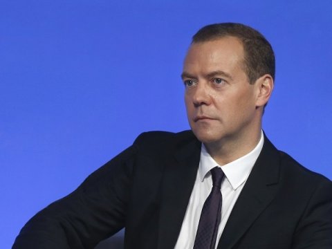 Медведев ушел в отставку с поста премьер-министра