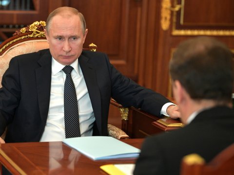 Путин опять назначил Медведева председателем правительства