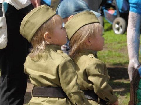 В Марксе прошел парад дошкольников в костюмах военных