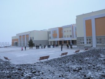 Родителям учеников «Соляриса» второй год приходится покупать учебники
