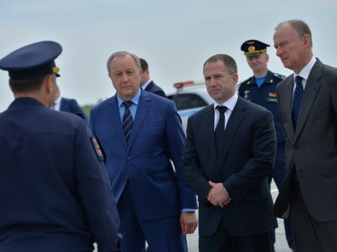Патрушев и Бабич посетили энгельсскую авиабазу