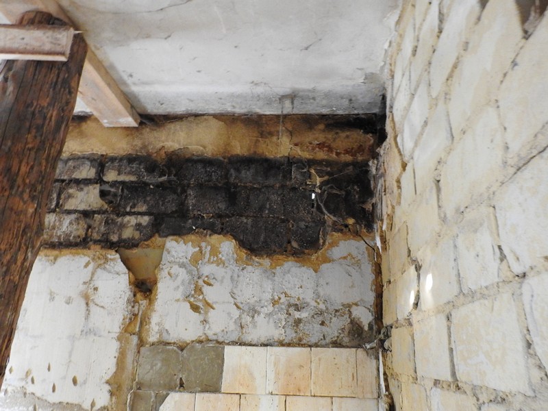 ГЖИ Саратовской области нашла трещины в доме рядом с обрушившимся