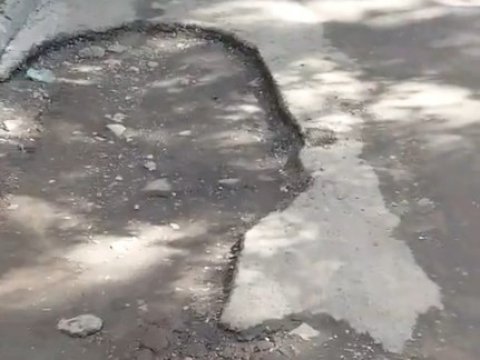 Жители: Уложенный к приезду Радаева асфальт «исчез со снегом»