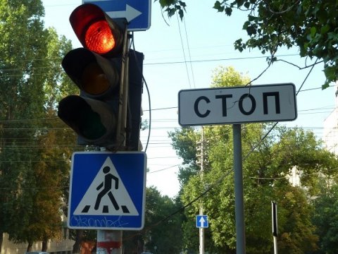 На улице Орджоникидзе в Саратове водитель сбил пешехода и уехал