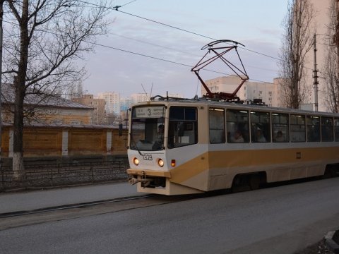В саратовских трамваях можно будет расплачиваться банковскими картами