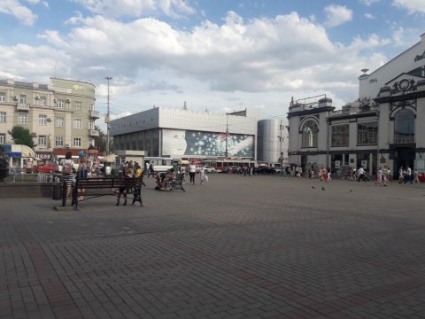 «Роковые пони» исчезли с площади перед цирком в Саратове