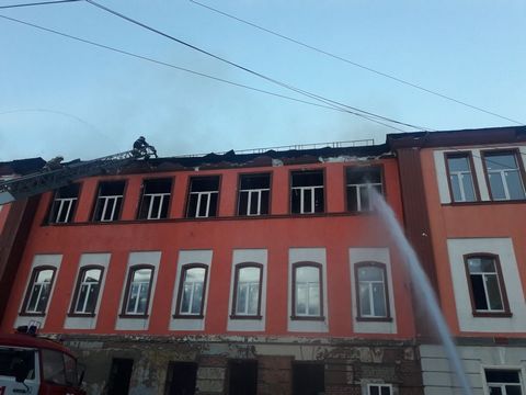 Площадь пожара на Григорьева составила 1,2 тысячи квадратных метров