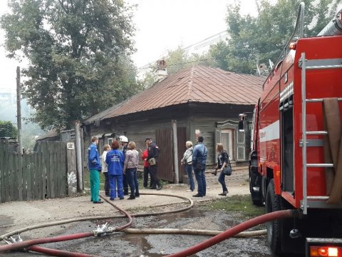 В Новых Бурасах четыре часа тушили жилой дом